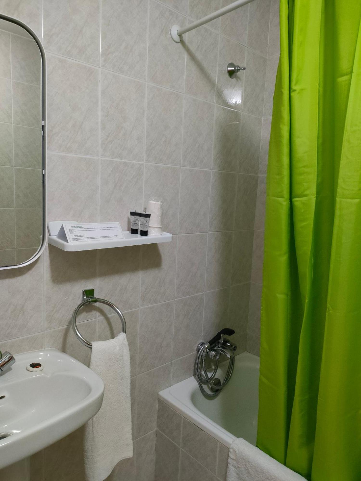 Hostal Los Pinares 료렛 드 마르 외부 사진