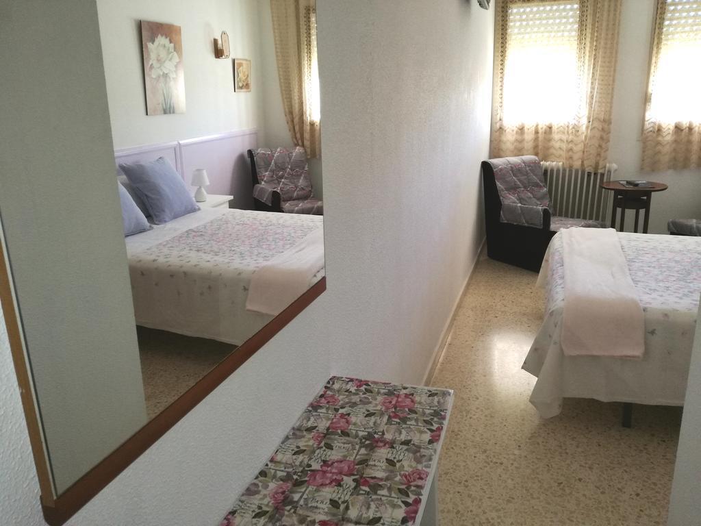 Hostal Los Pinares 료렛 드 마르 외부 사진