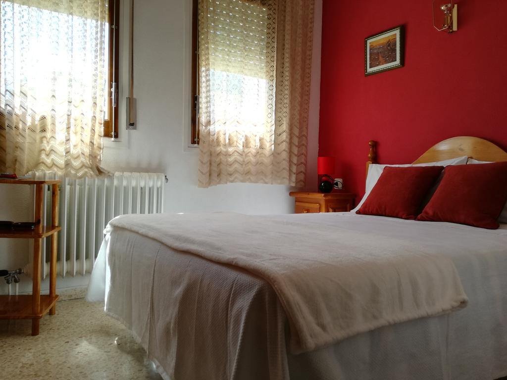 Hostal Los Pinares 료렛 드 마르 외부 사진