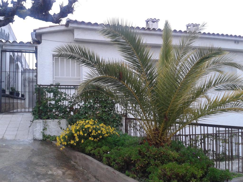 Hostal Los Pinares 료렛 드 마르 외부 사진