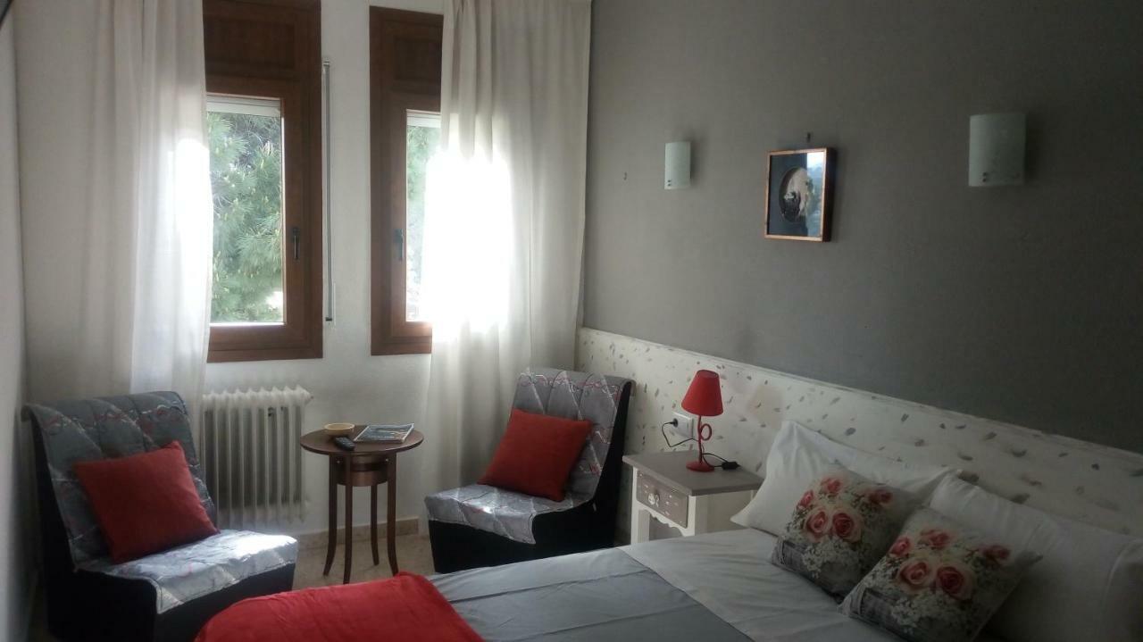 Hostal Los Pinares 료렛 드 마르 외부 사진