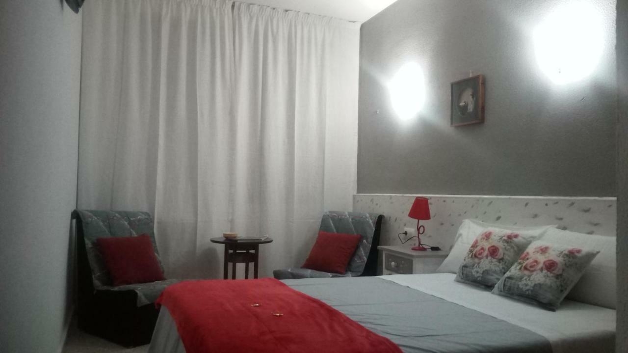 Hostal Los Pinares 료렛 드 마르 외부 사진
